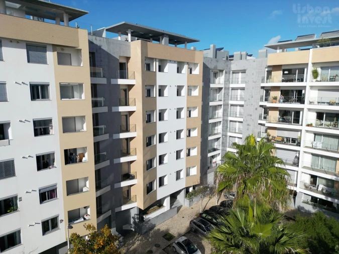 Apartamento T3 para Venda em Carcavelos e Parede Foto 9