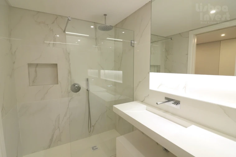 Apartamento T3 para Venda em Carcavelos e Parede Foto 27