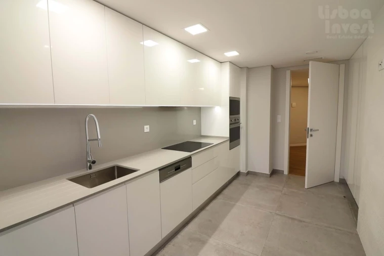 Apartamento T3 para Venda em Carcavelos e Parede Foto 20