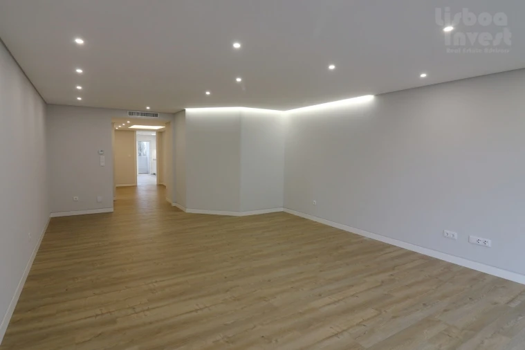 Apartamento T3 para Venda em Carcavelos e Parede Foto 11