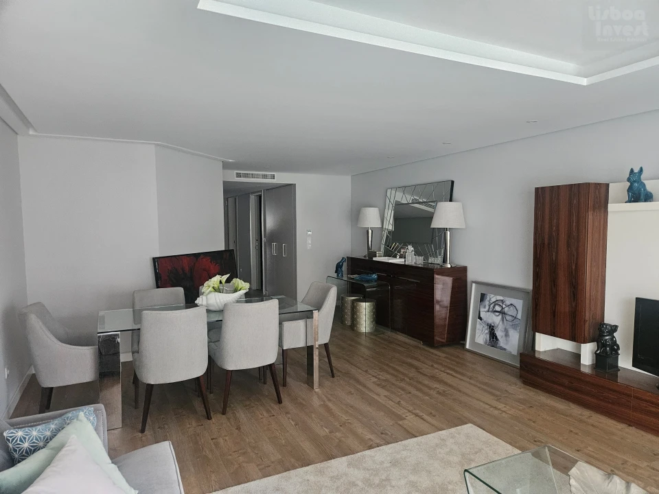 Apartamento T3 para Venda em Carcavelos e Parede Foto 8