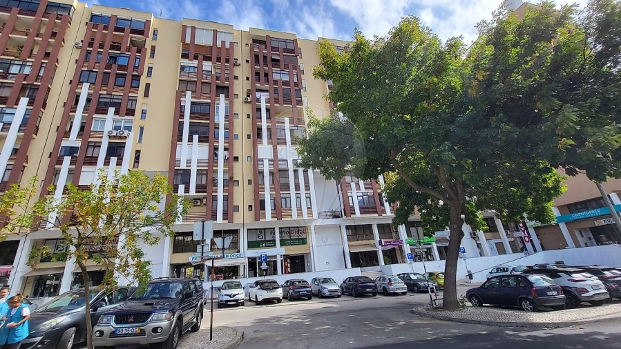 Apartamento T3 para Venda em Almada, Cova da Piedade, Pragal e Cacilhas Foto 3