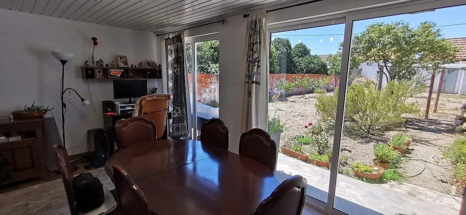 Moradia T2 para Venda em Benfica do Ribatejo Foto 31