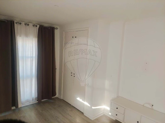 Apartamento T2 para Venda em Agualva e Mira-Sintra Foto 7