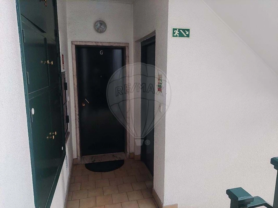 Apartamento T2 para Venda em Agualva e Mira-Sintra Foto 22
