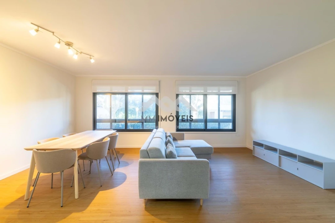 Apartamento T3 para Arrendamento em Aldoar, Foz do Douro e Nevogilde Foto 2