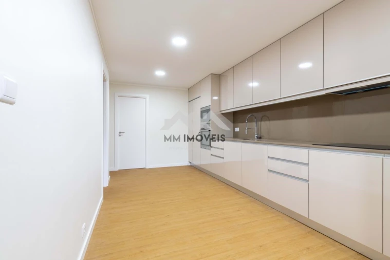 Apartamento T3 para Arrendamento em Aldoar, Foz do Douro e Nevogilde Foto 22