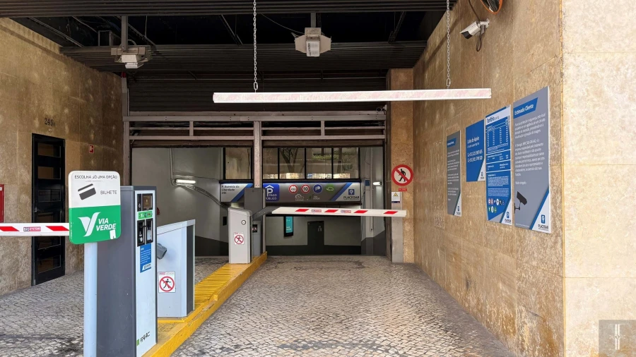 Negócio para Arrendamento em Santo António Foto 4