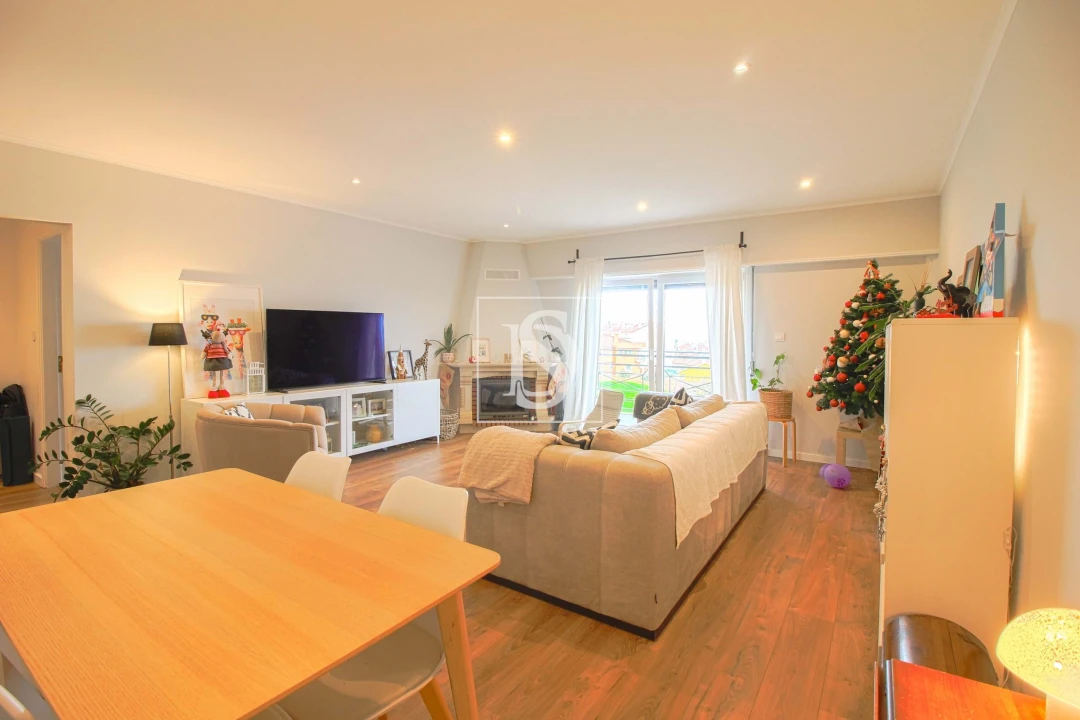 Apartamento T3 para Venda em São Domingos de Rana Foto 3