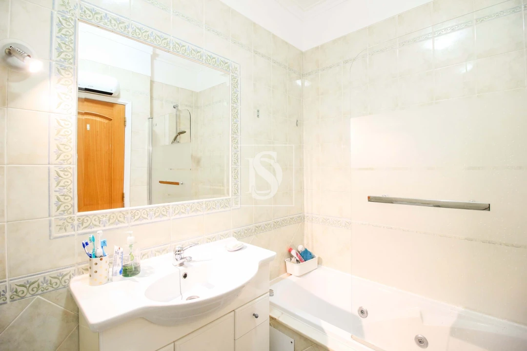 Apartamento T3 para Venda em São Domingos de Rana Foto 30