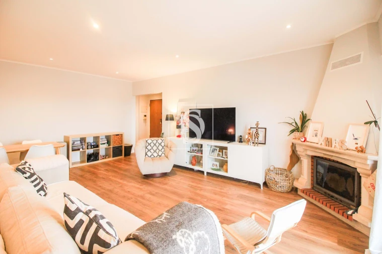 Apartamento T3 para Venda em São Domingos de Rana Foto 4