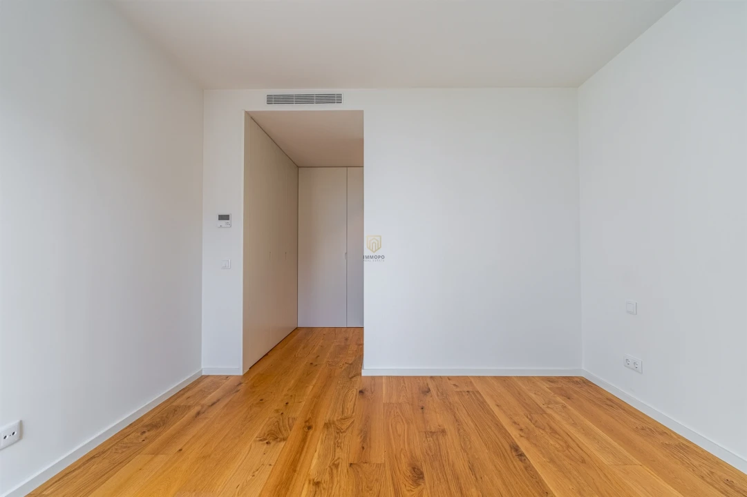 Apartamento T4 para Venda em Mafamude e Vilar do Paraíso Foto 32