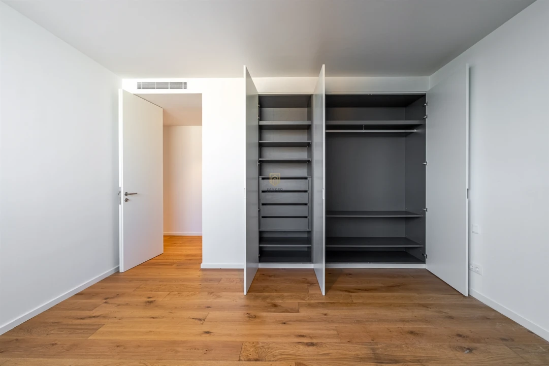 Apartamento T4 para Venda em Mafamude e Vilar do Paraíso Foto 23