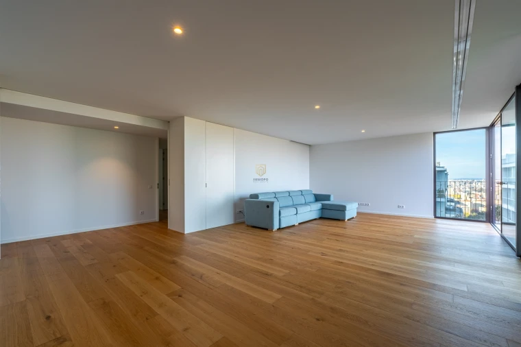 Apartamento T4 para Venda em Mafamude e Vilar do Paraíso Foto 8