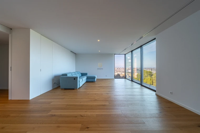 Apartamento T4 para Venda em Mafamude e Vilar do Paraíso Foto 2