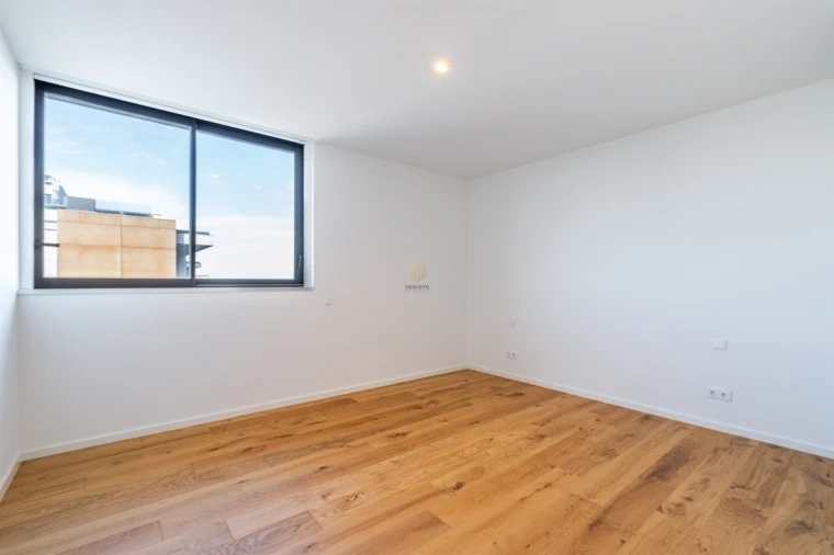 Apartamento T4 para Venda em Mafamude e Vilar do Paraíso Foto 18