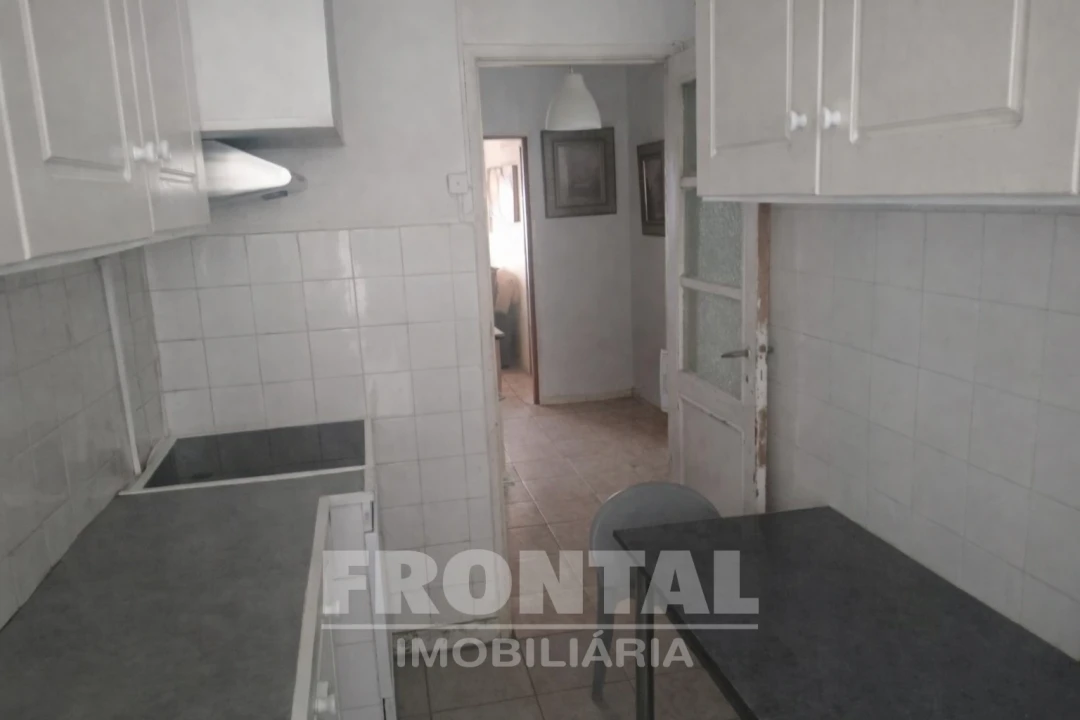 Apartamento T1 para Venda em Oliveira do Douro Foto 4