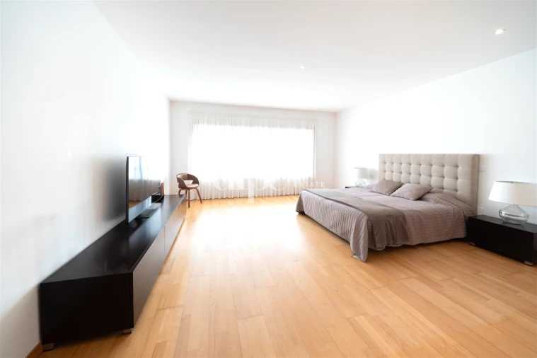 Moradia T4 para Venda em Infias Foto 11