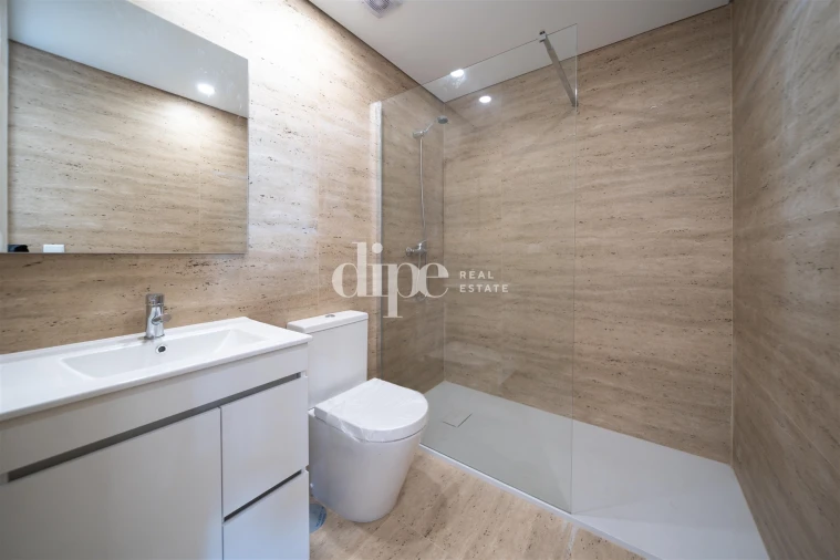 Moradia T4 para Venda em Infias Foto 22