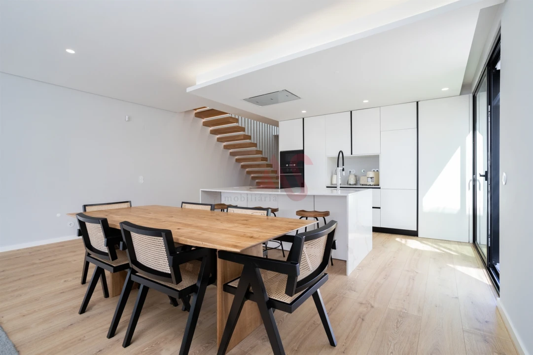 Moradia T4 para Venda em Fernao Ferro Foto 24