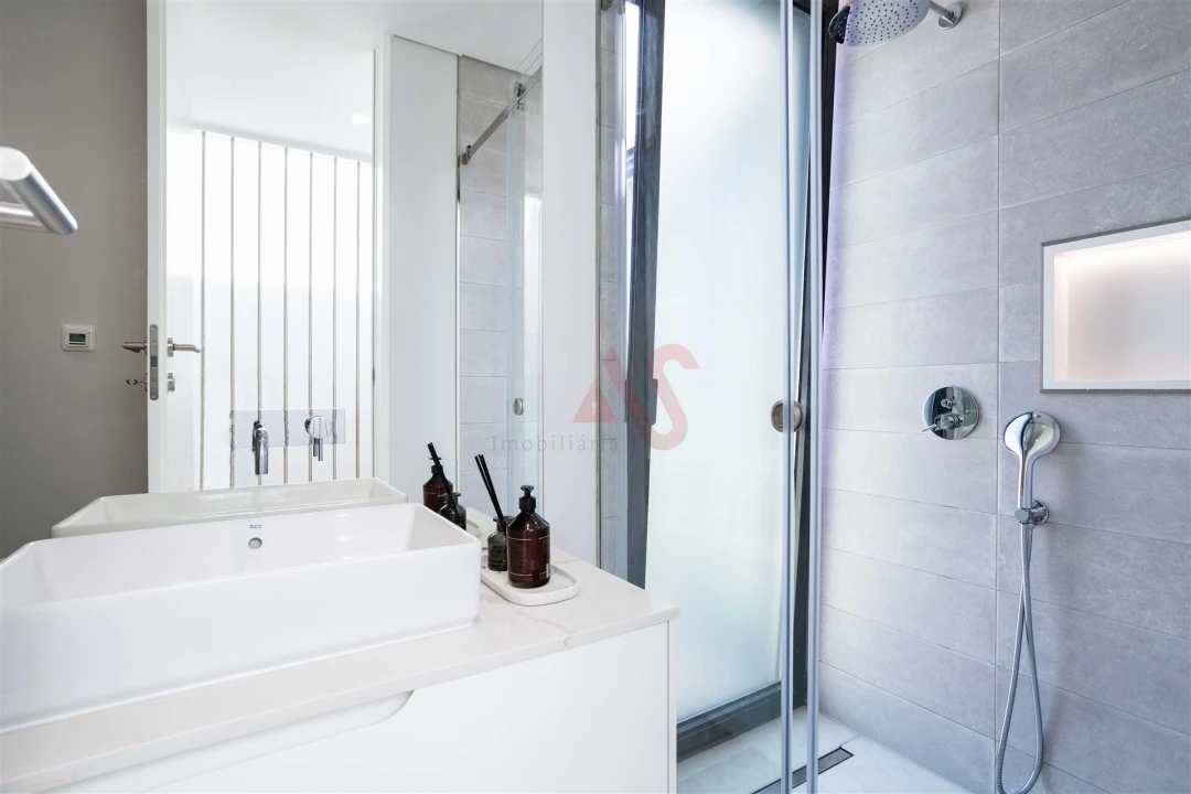 Moradia T4 para Venda em Fernao Ferro Foto 6