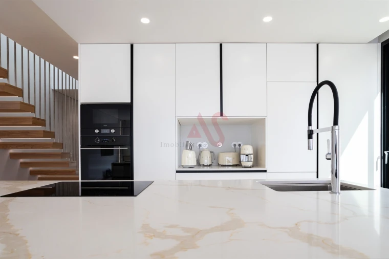 Moradia T4 para Venda em Fernao Ferro Foto 26