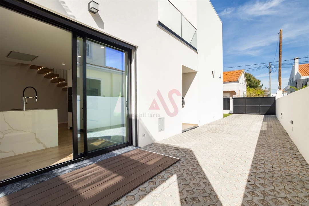 Moradia T4 para Venda em Fernao Ferro Foto 28