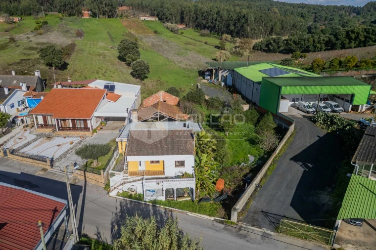 Moradia T3 para Venda em Alcobertas Foto 4