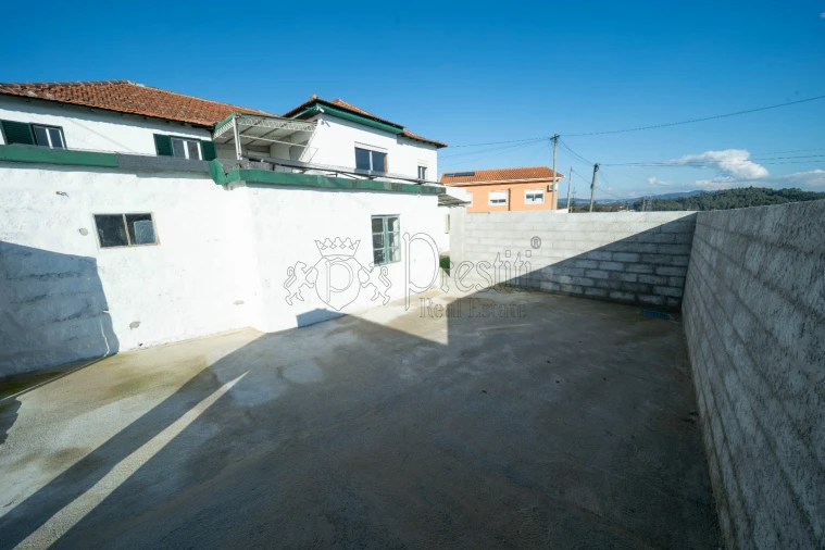 Moradia T5 para Venda em Lordelo Foto 6