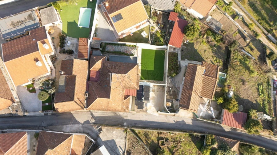 Moradia T5 para Venda em Lordelo Foto 2