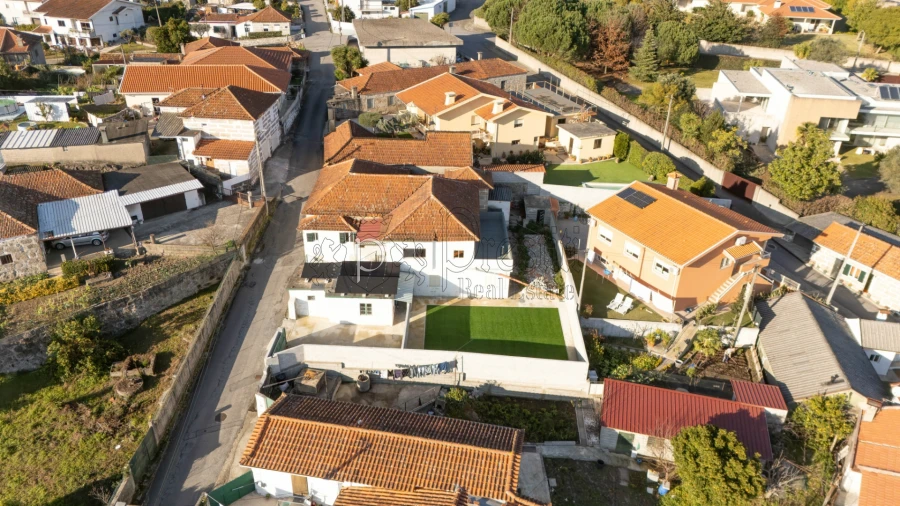 Moradia T5 para Venda em Lordelo Foto 3