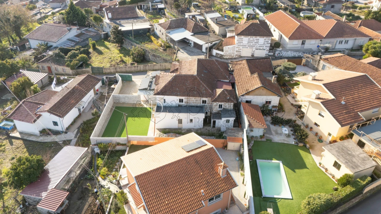 Moradia T5 para Venda em Lordelo Foto 4