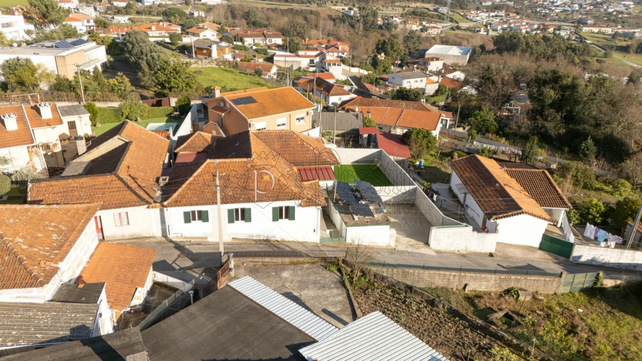 Moradia T5 para Venda em Lordelo Foto 42