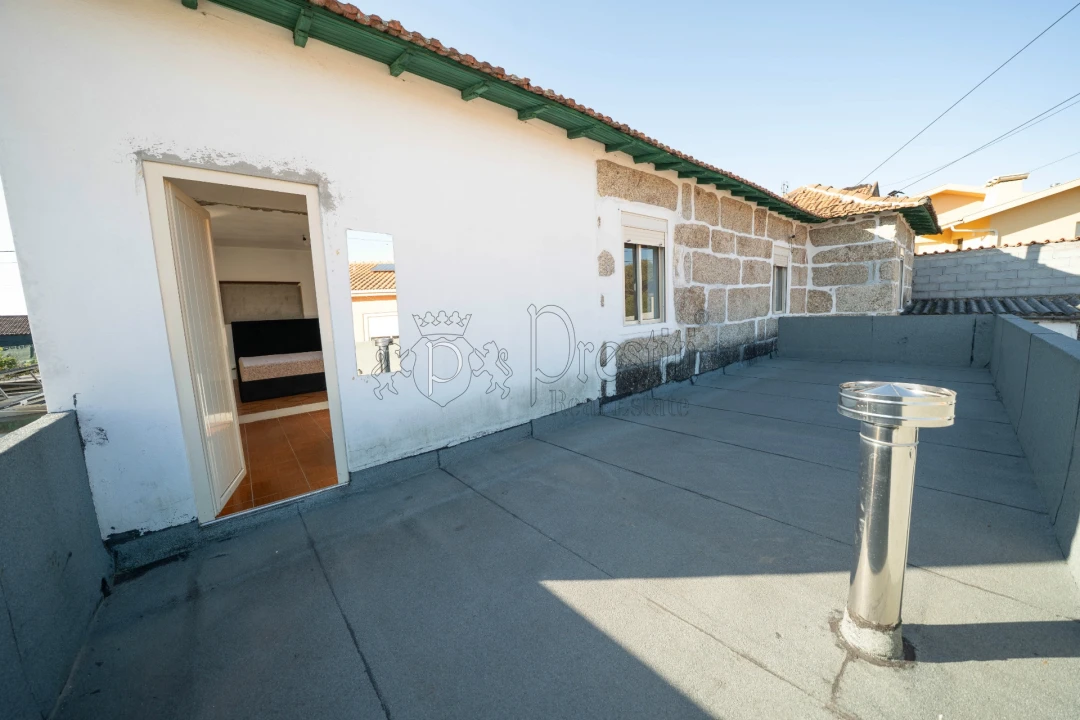 Moradia T5 para Venda em Lordelo Foto 25