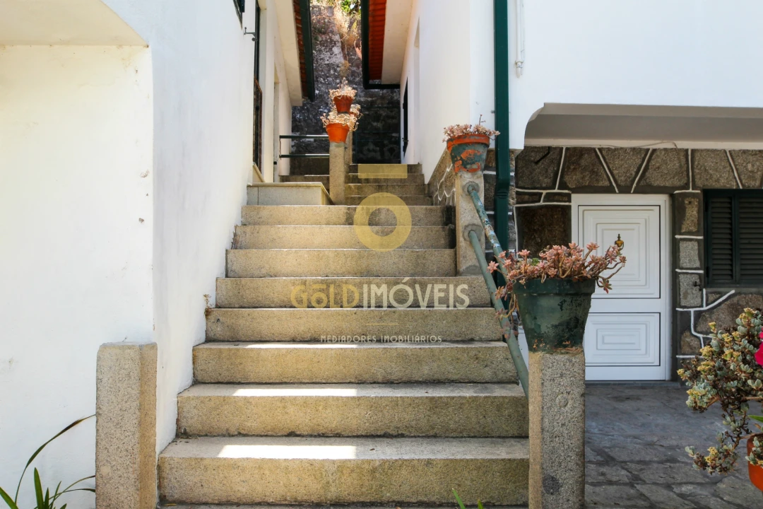 Moradia T0 para Venda em Alpendorada, Várzea e Torrão Foto 2