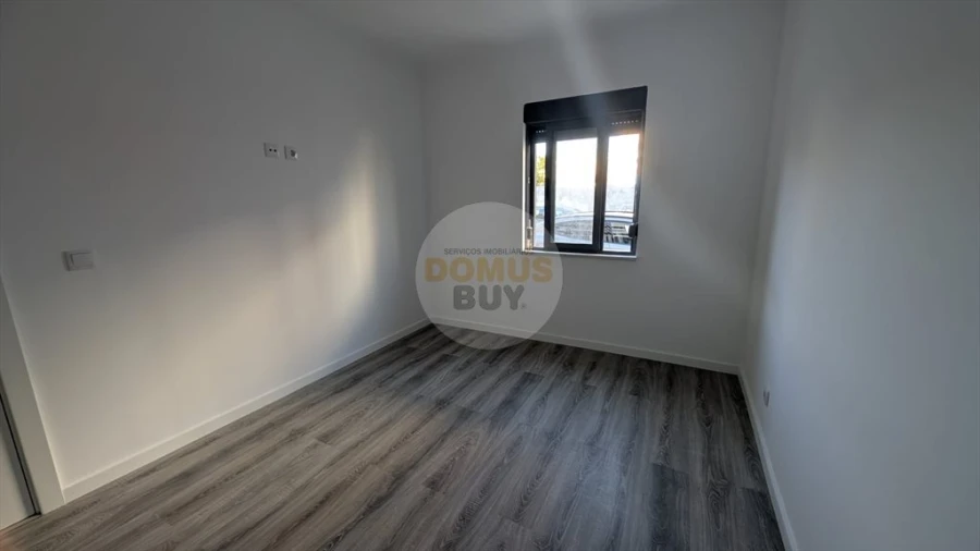 Moradia T3 para Venda em Baixa da Banheira e Vale da Amoreira Foto 5