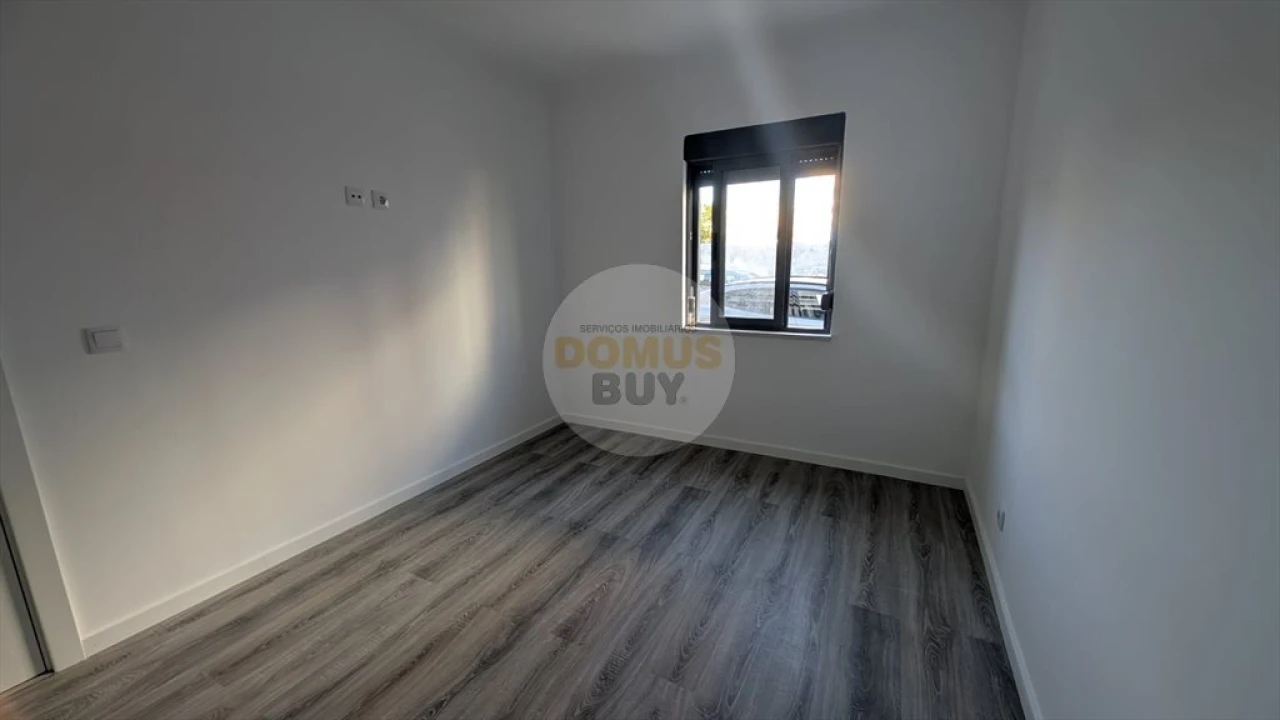 Moradia T3 para Venda em Baixa da Banheira e Vale da Amoreira Foto 5