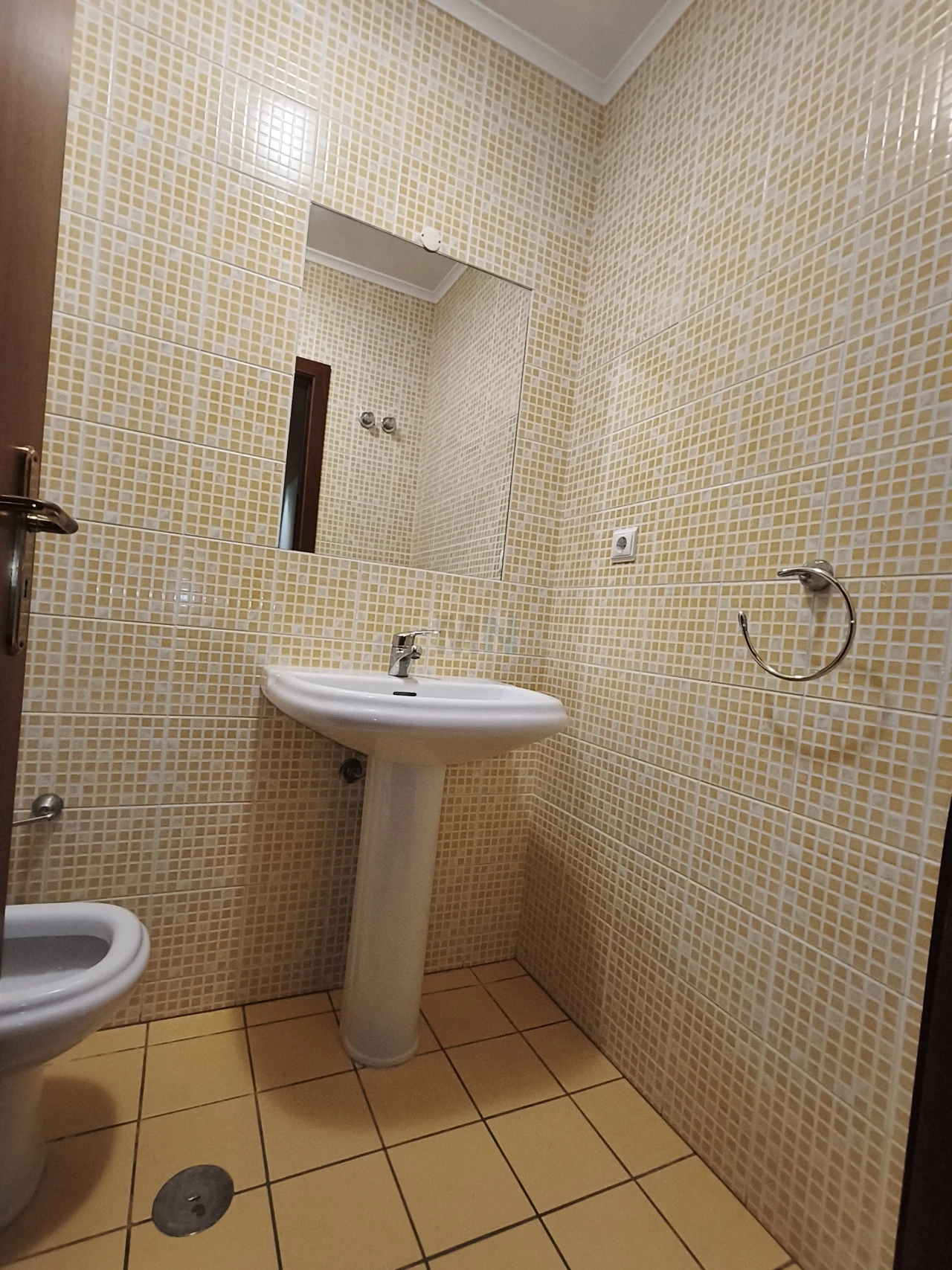 Apartamento T5 para Venda em Santo Antonio dos Olivais Foto 9