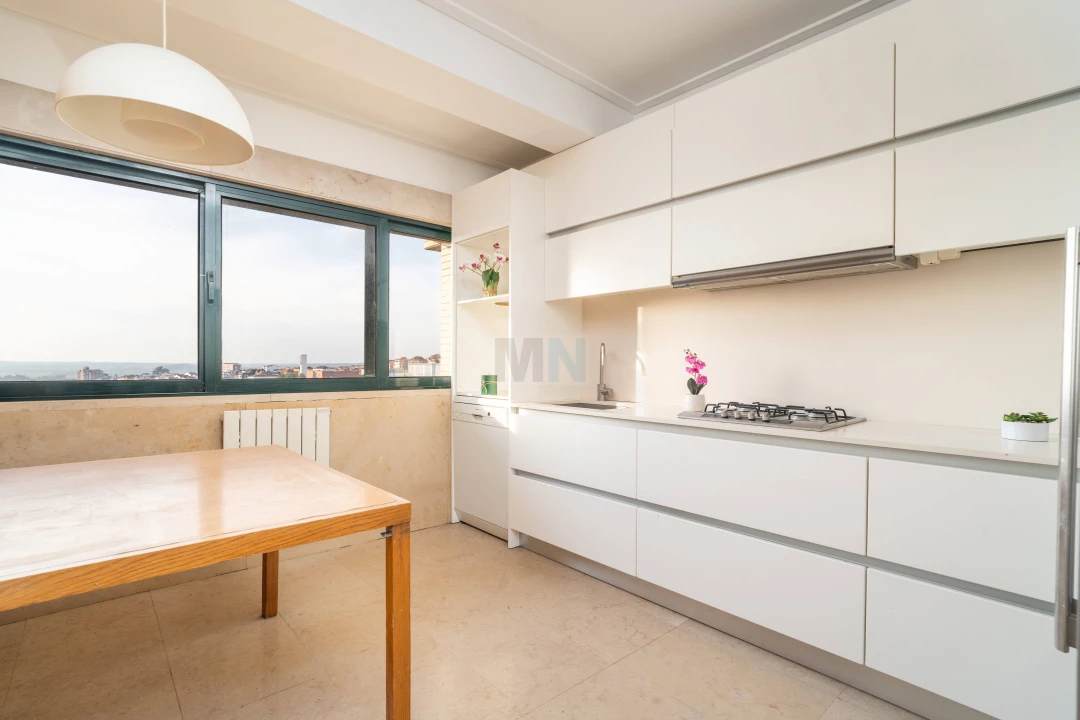 Apartamento T4 para Venda em Sé Nova, Santa Cruz, Almedina e São Bartolomeu Foto 1