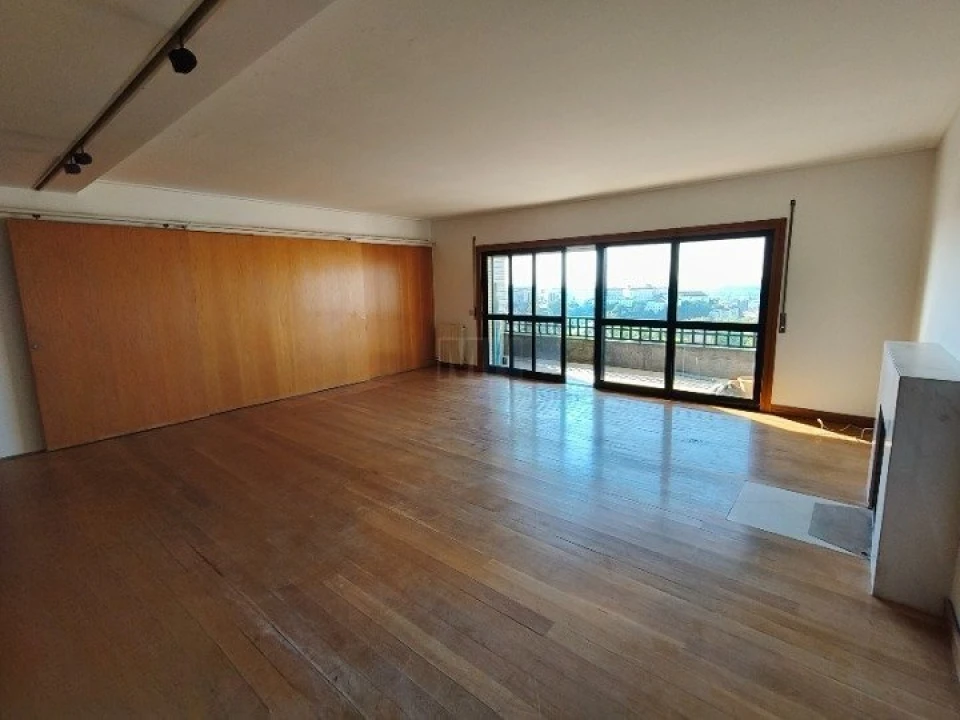 Apartamento T4 para Venda em Sé Nova, Santa Cruz, Almedina e São Bartolomeu Foto 9