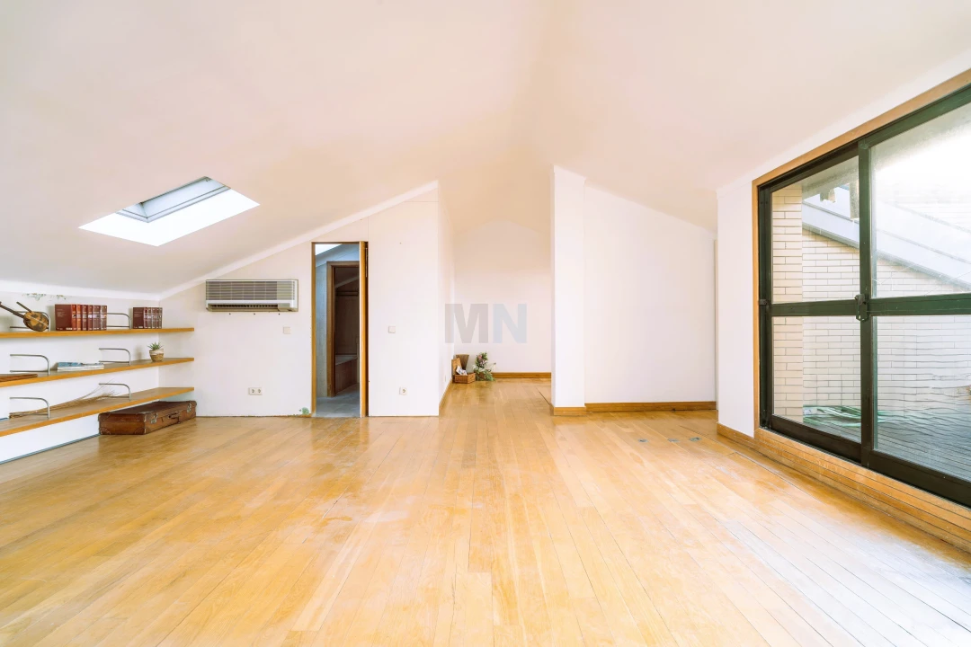 Apartamento T4 para Venda em Sé Nova, Santa Cruz, Almedina e São Bartolomeu Foto 18