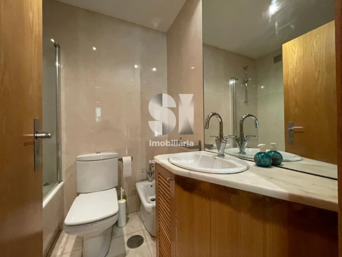 Apartamento T1 para Arrendamento em Santo Antonio dos Olivais Foto 16