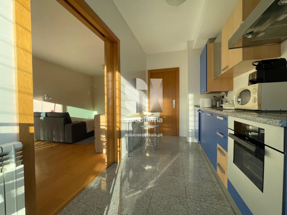 Apartamento T1 para Arrendamento em Santo Antonio dos Olivais Foto 9