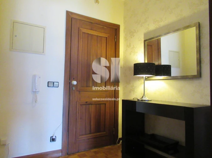 Apartamento T1 para Arrendamento em Sé Nova, Santa Cruz, Almedina e São Bartolomeu