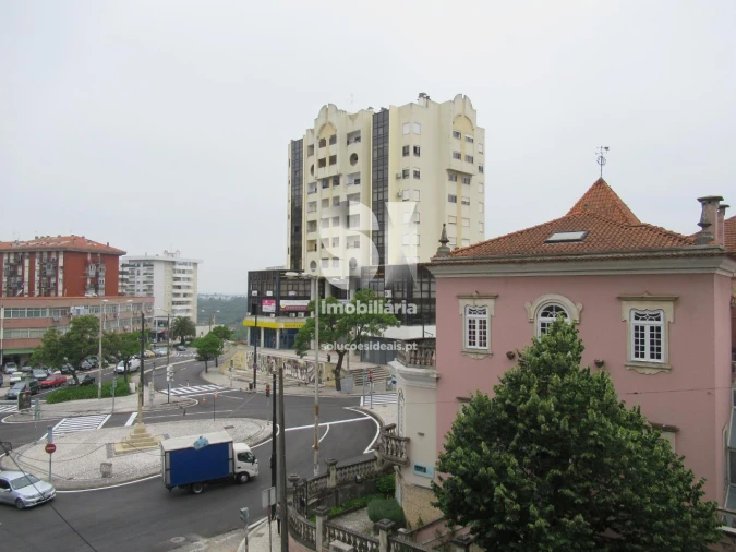 Apartamento T1 para Arrendamento em Sé Nova, Santa Cruz, Almedina e São Bartolomeu Foto 10