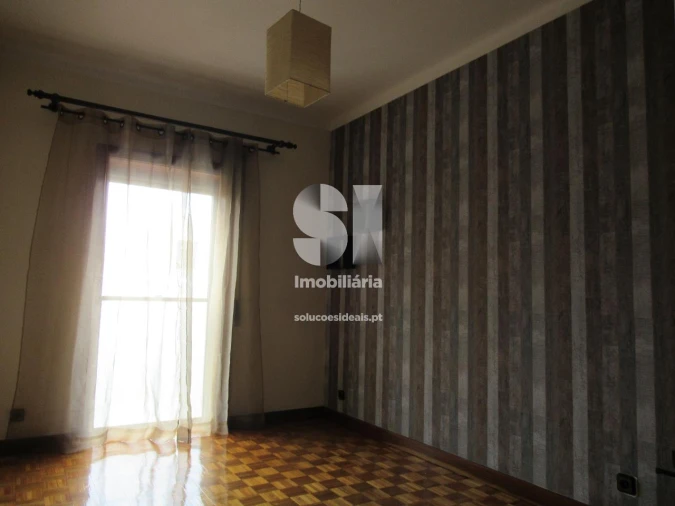 Apartamento T1 para Arrendamento em Sé Nova, Santa Cruz, Almedina e São Bartolomeu Foto 9