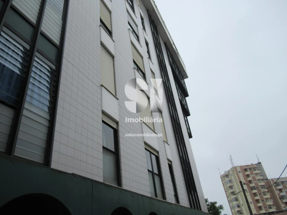 Apartamento T1 para Arrendamento em Sé Nova, Santa Cruz, Almedina e São Bartolomeu Foto 2