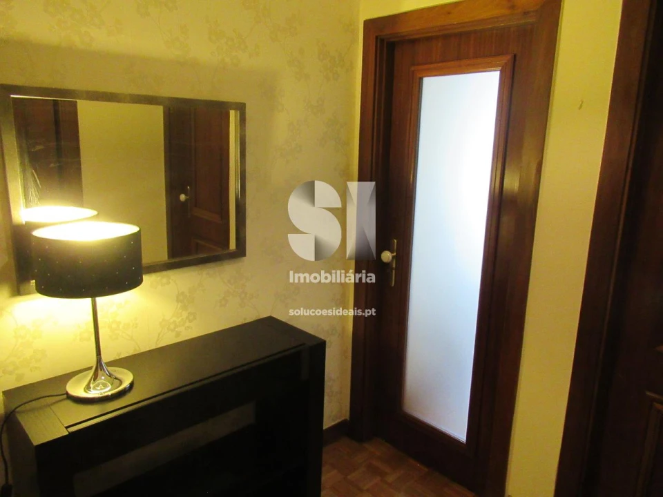 Apartamento T1 para Arrendamento em Sé Nova, Santa Cruz, Almedina e São Bartolomeu Foto 13