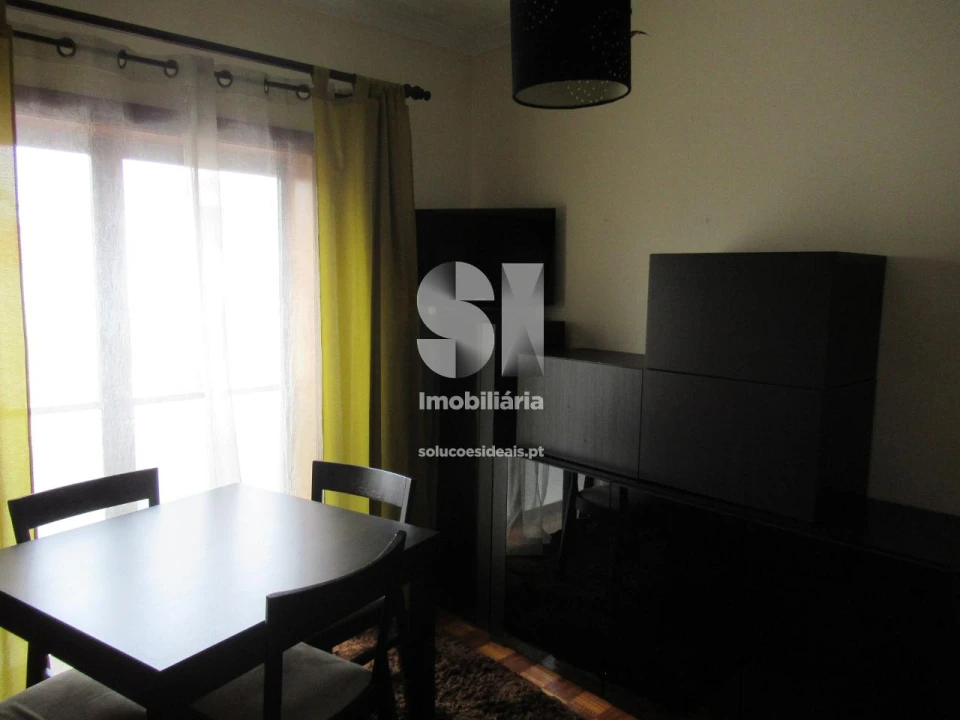 Apartamento T1 para Arrendamento em Sé Nova, Santa Cruz, Almedina e São Bartolomeu Foto 8