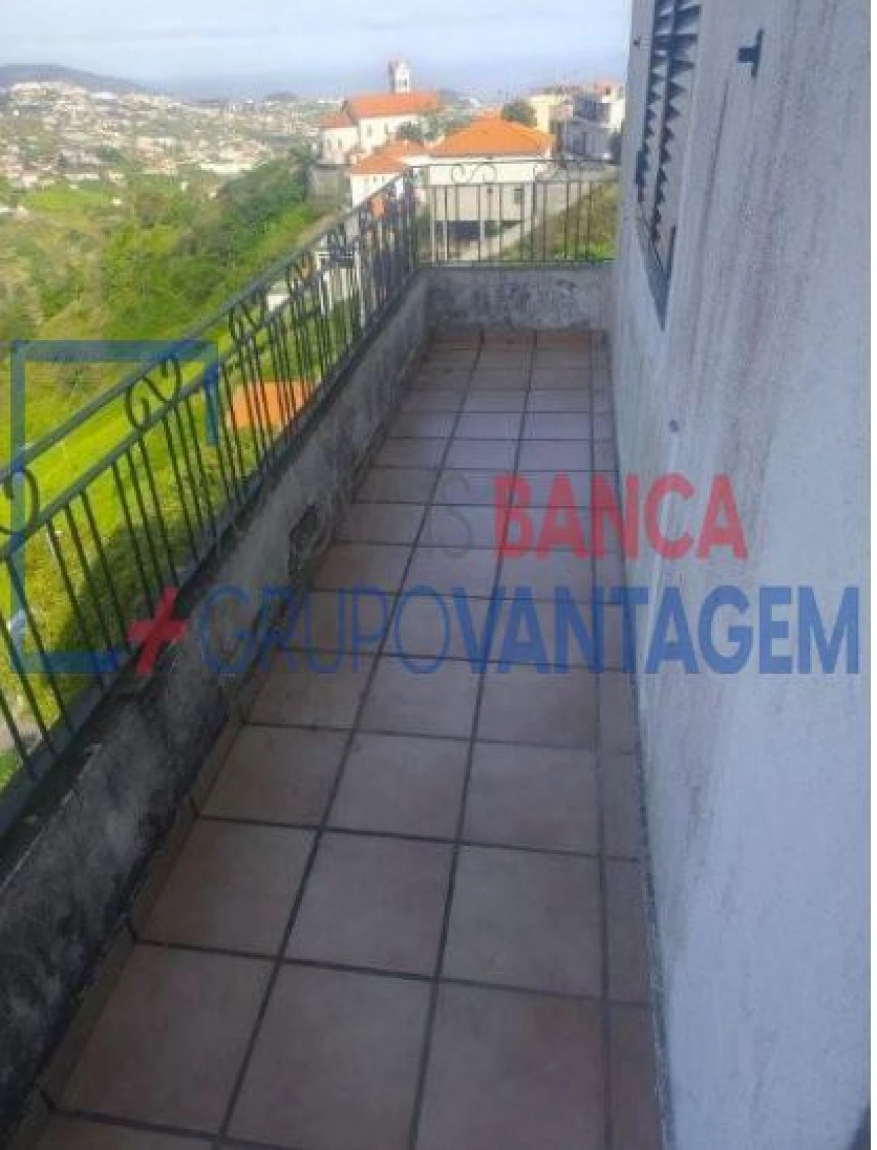 Moradia T6 para Venda em Estreito de Camara de Lobos Foto 11